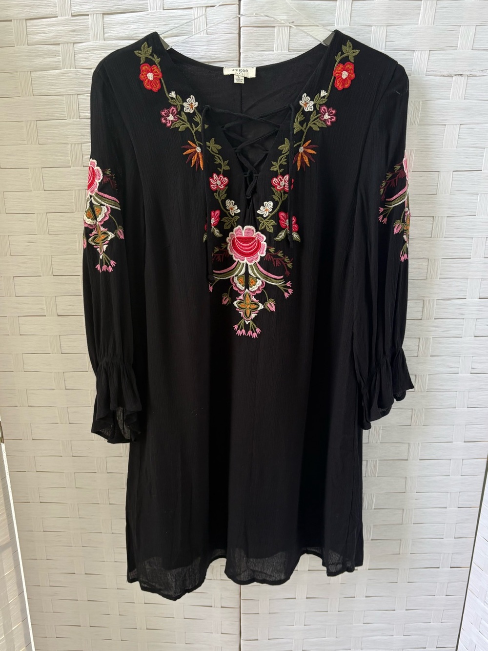 Umgee Size L Black Floral Embroidered‎ Boho Mini Dress Lace-Up Neck Goth Hippie